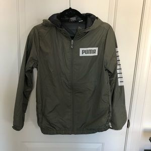 Women’s puma windbreaker